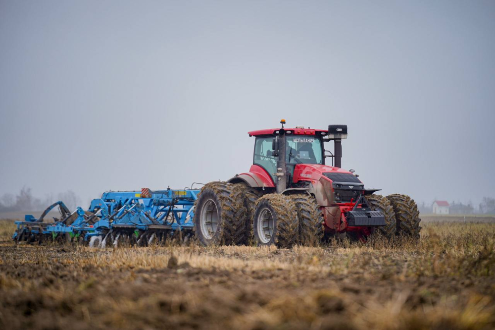 Совместные испытания почвообрабатывающего модульного агрегата АМП-6 и BELARUS 5425