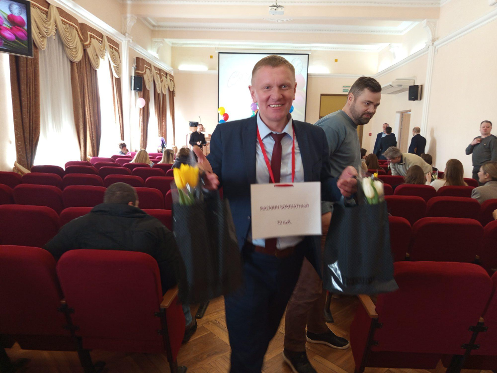 Поздравили женщин с 8 марта